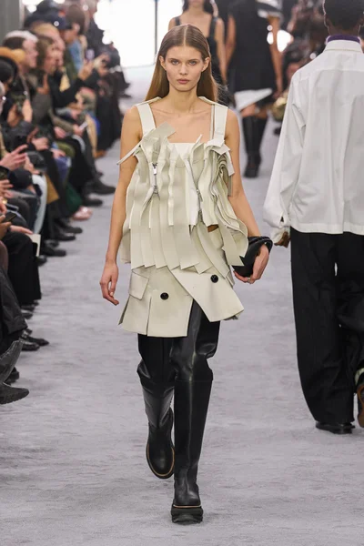 Look 64